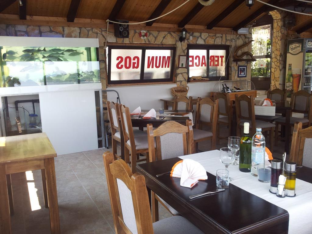Apartments "Villa Mungos" Sobra ภายนอก รูปภาพ